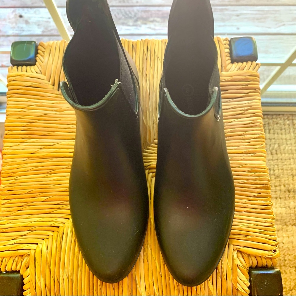 Merona Black Shirt Rubber Rain Boots